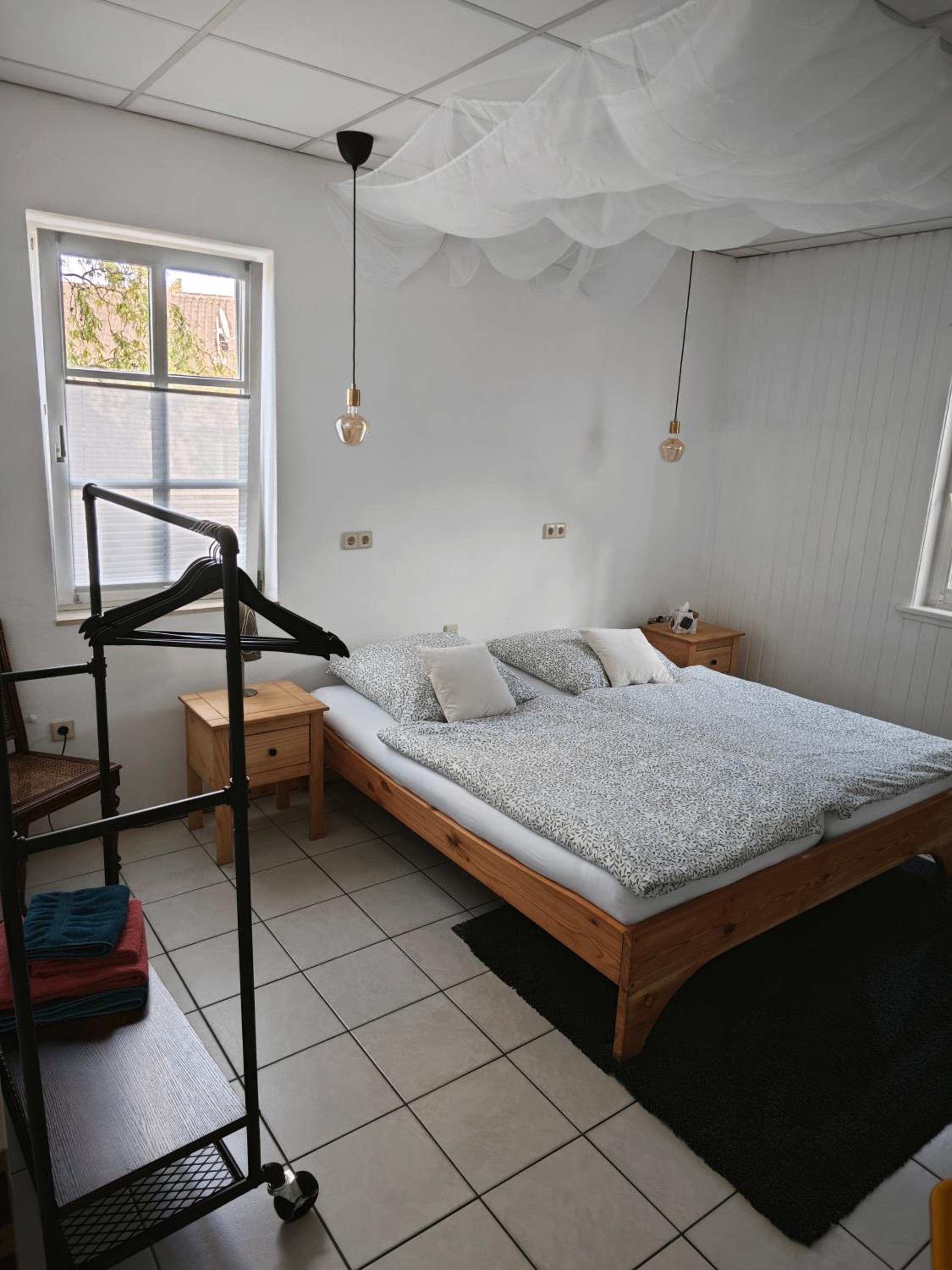 Hostel am Burgenring - kostenloser Parkplatz, Zentrum, Self Check-In, Küche