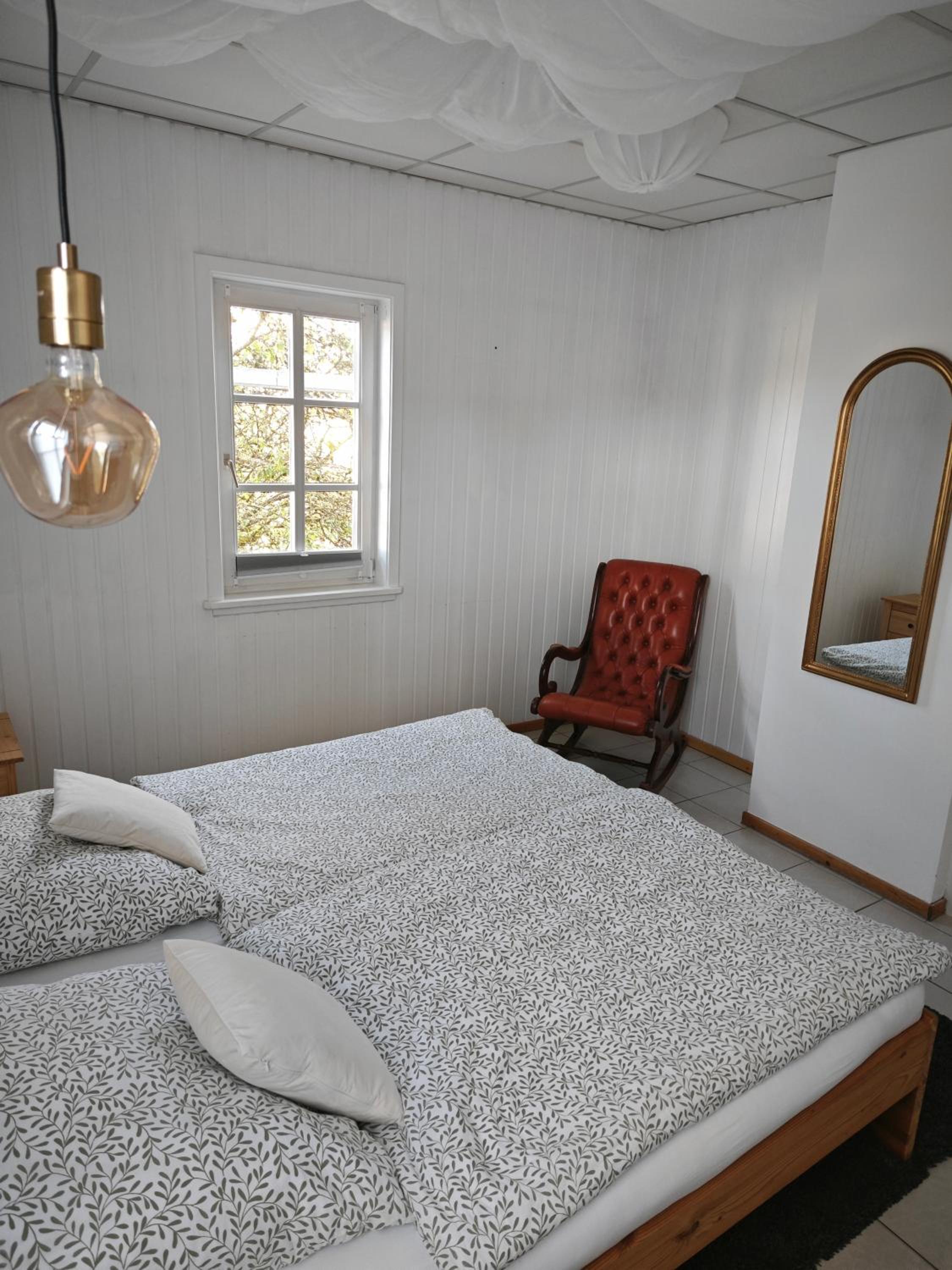 Hostel am Burgenring - kostenloser Parkplatz, Zentrum, Self Check-In, Küche