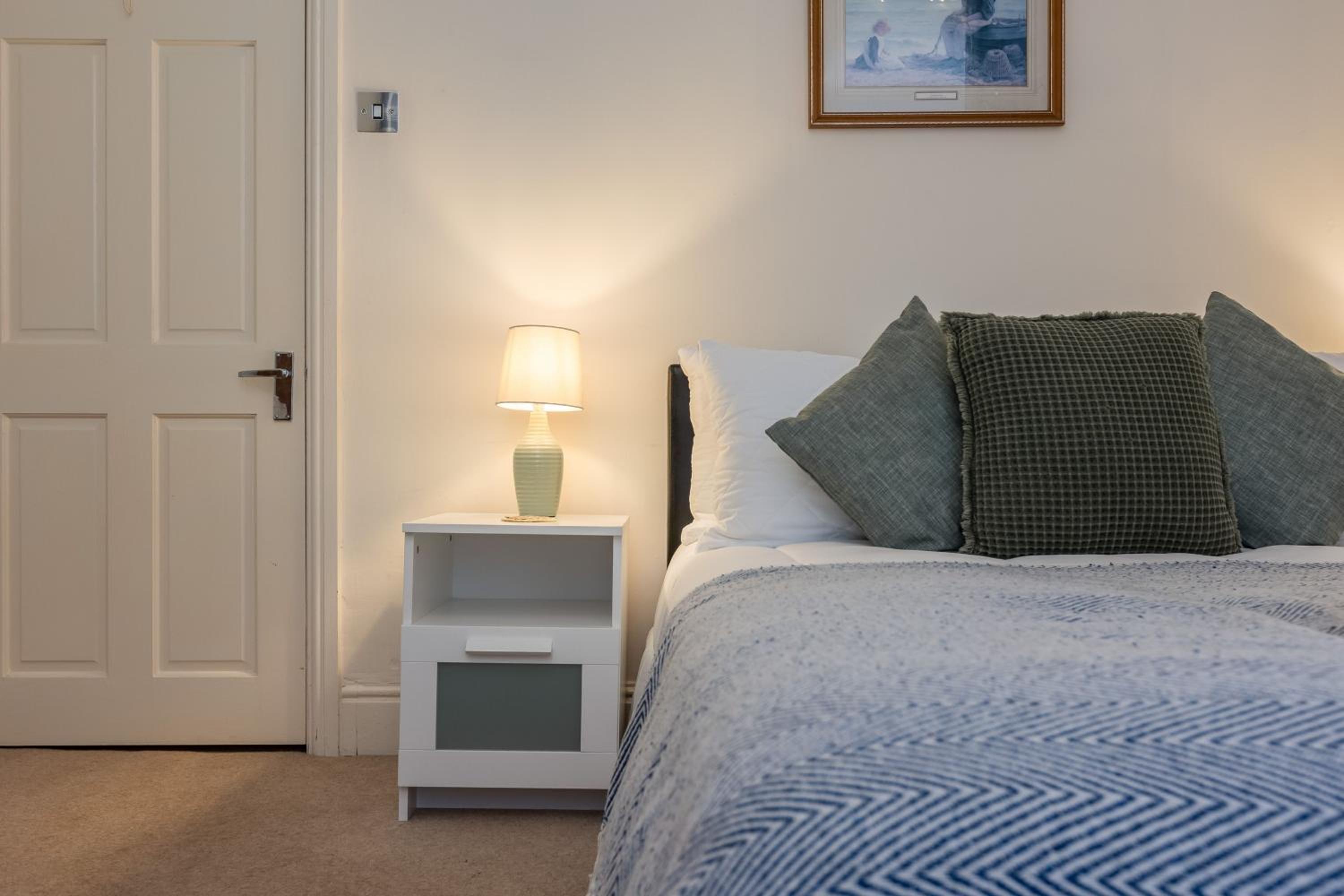 School House -Seaside retreat with Bay Views view 3