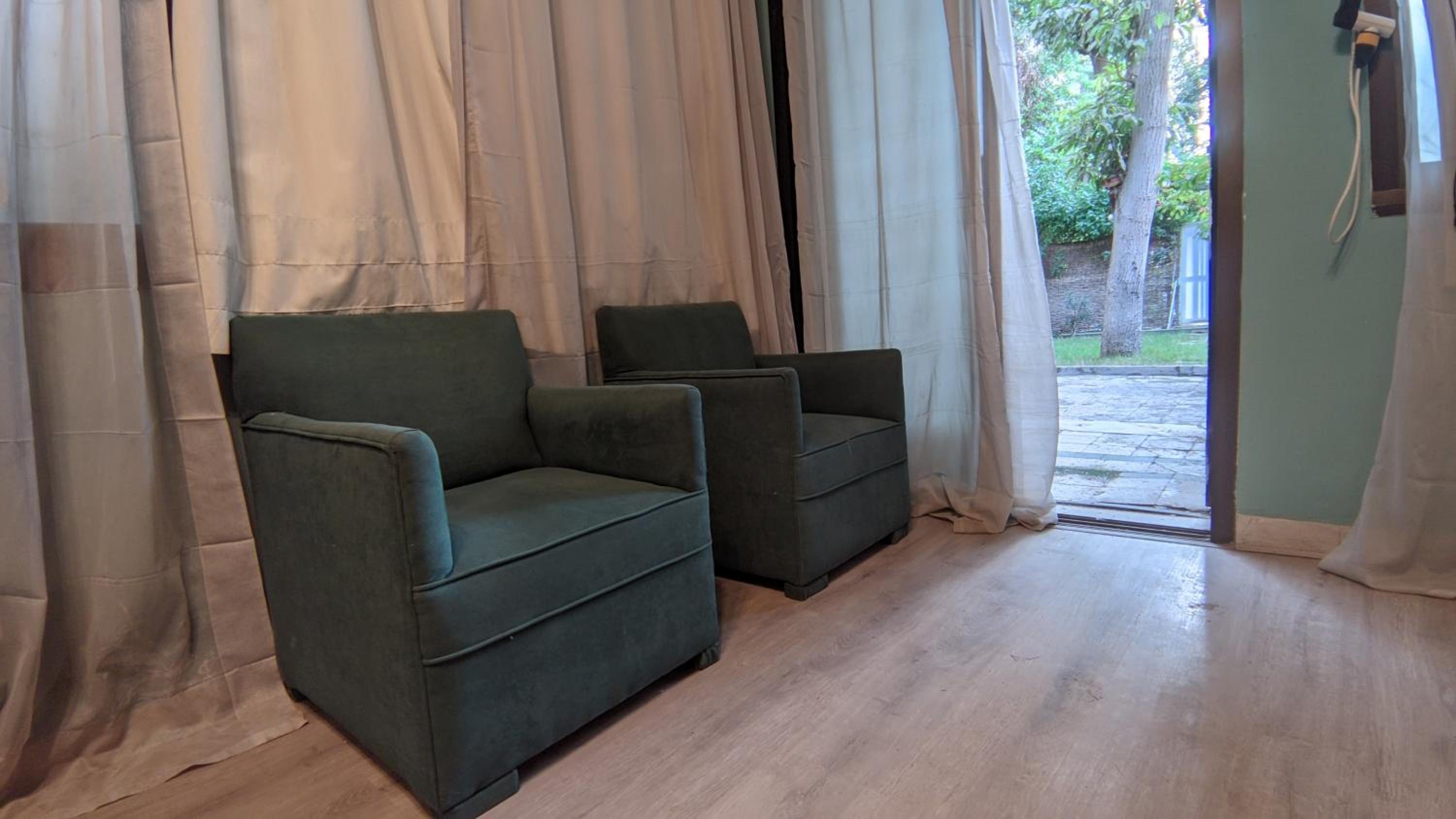 Studio with private entrance and garden