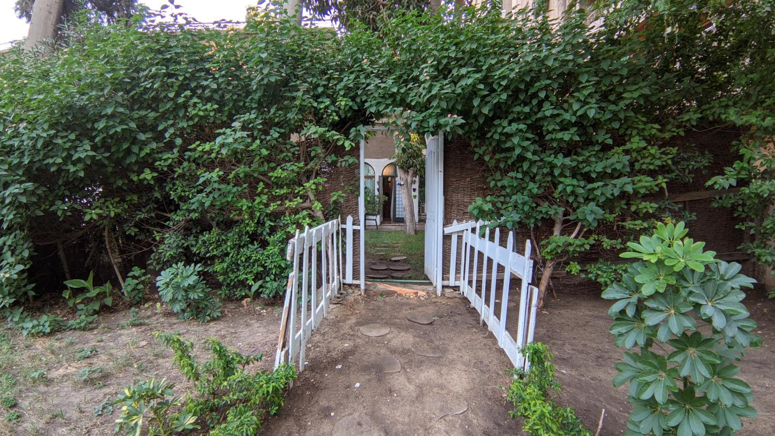 Studio with private entrance and garden