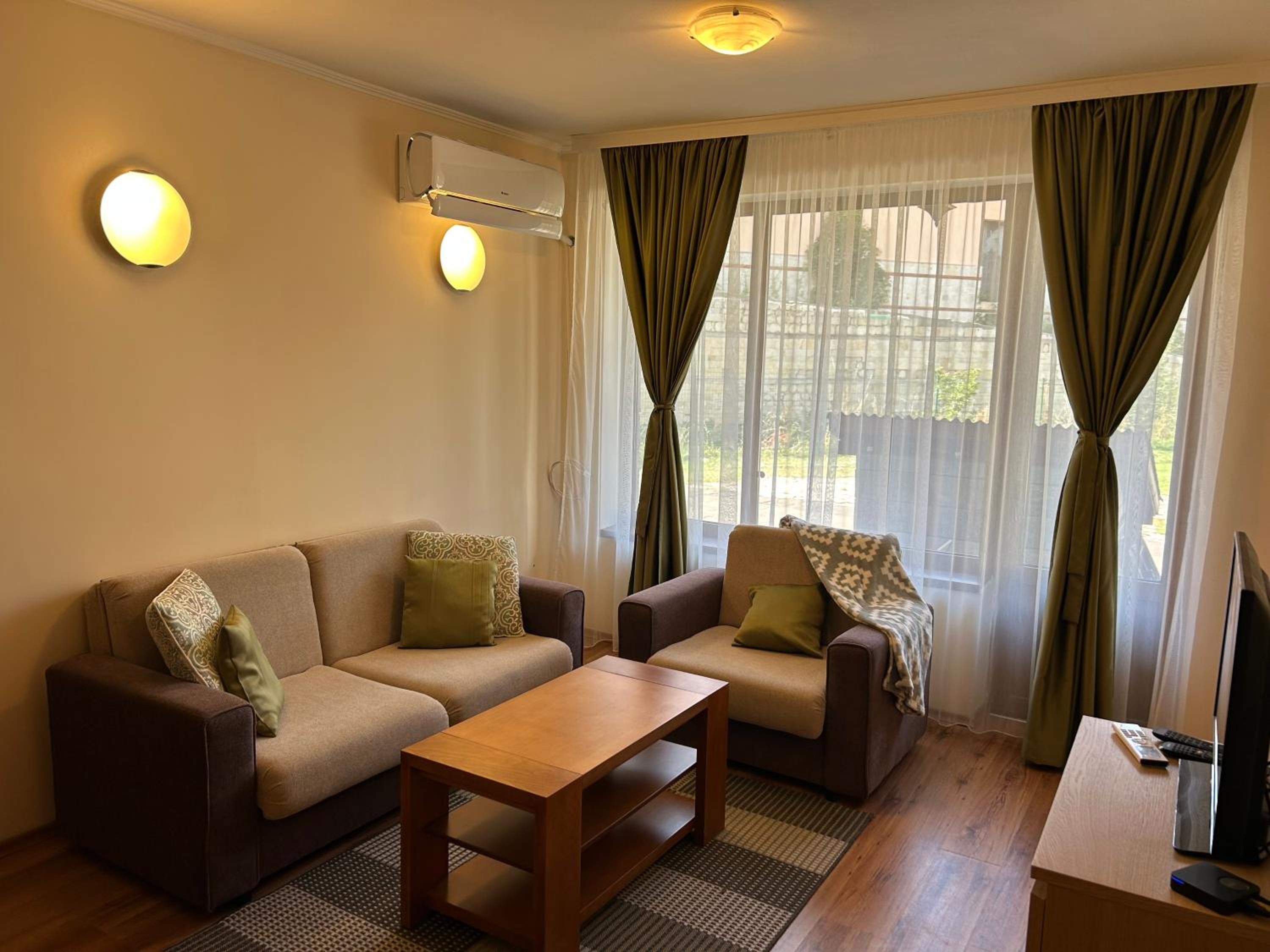 Charming apartmnet near Gondola and Bar street view 2