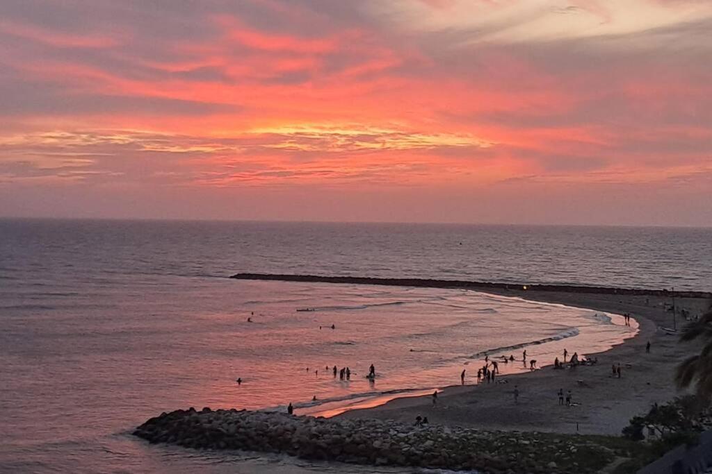 Condo with sea view and wonderfull sunsets