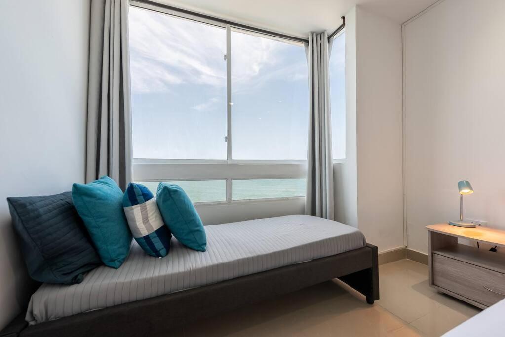 Condo with sea view and wonderfull sunsets