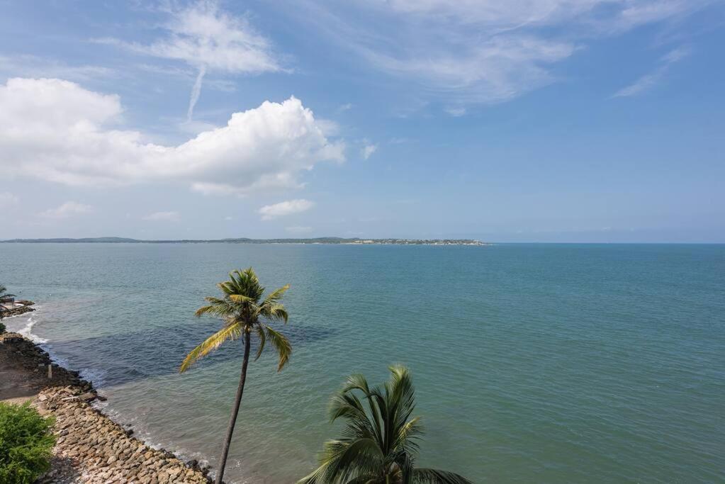Condo with sea view and wonderfull sunsets