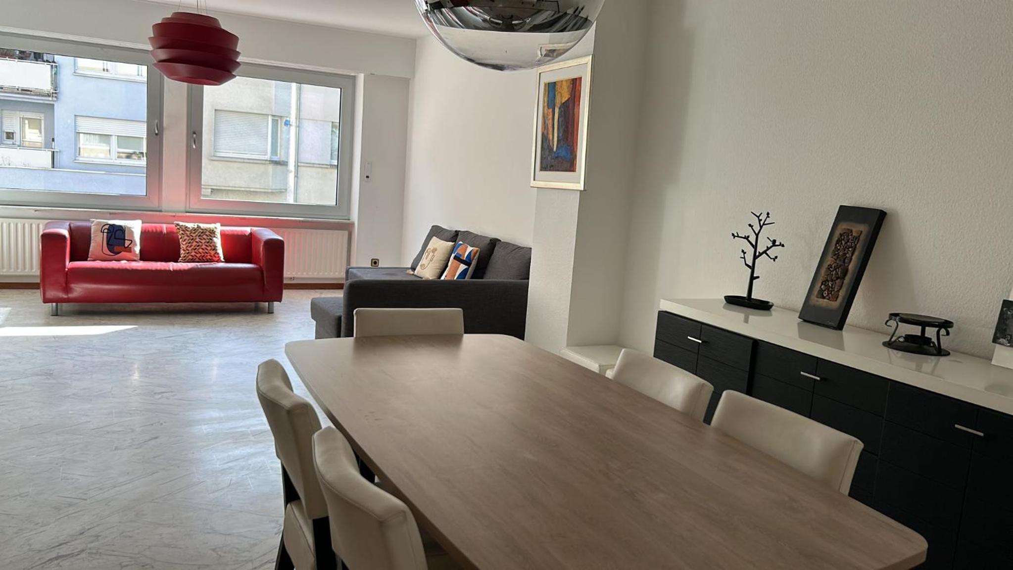 City Center Cosy Three Beds view 3