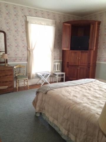Rutland Vacations - Antique Mansion B  B - Property Image 23