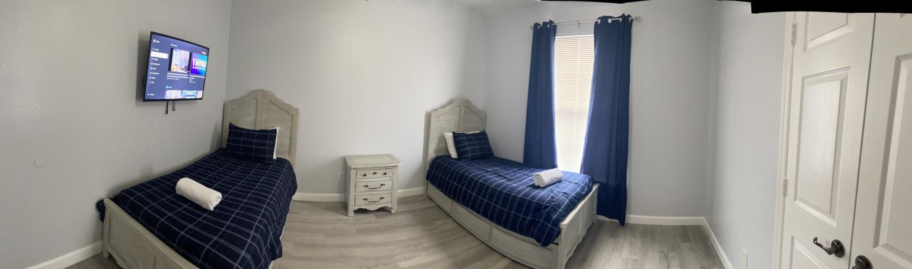3BR Disney Condo Resort Pool Sleeps 10 view 3