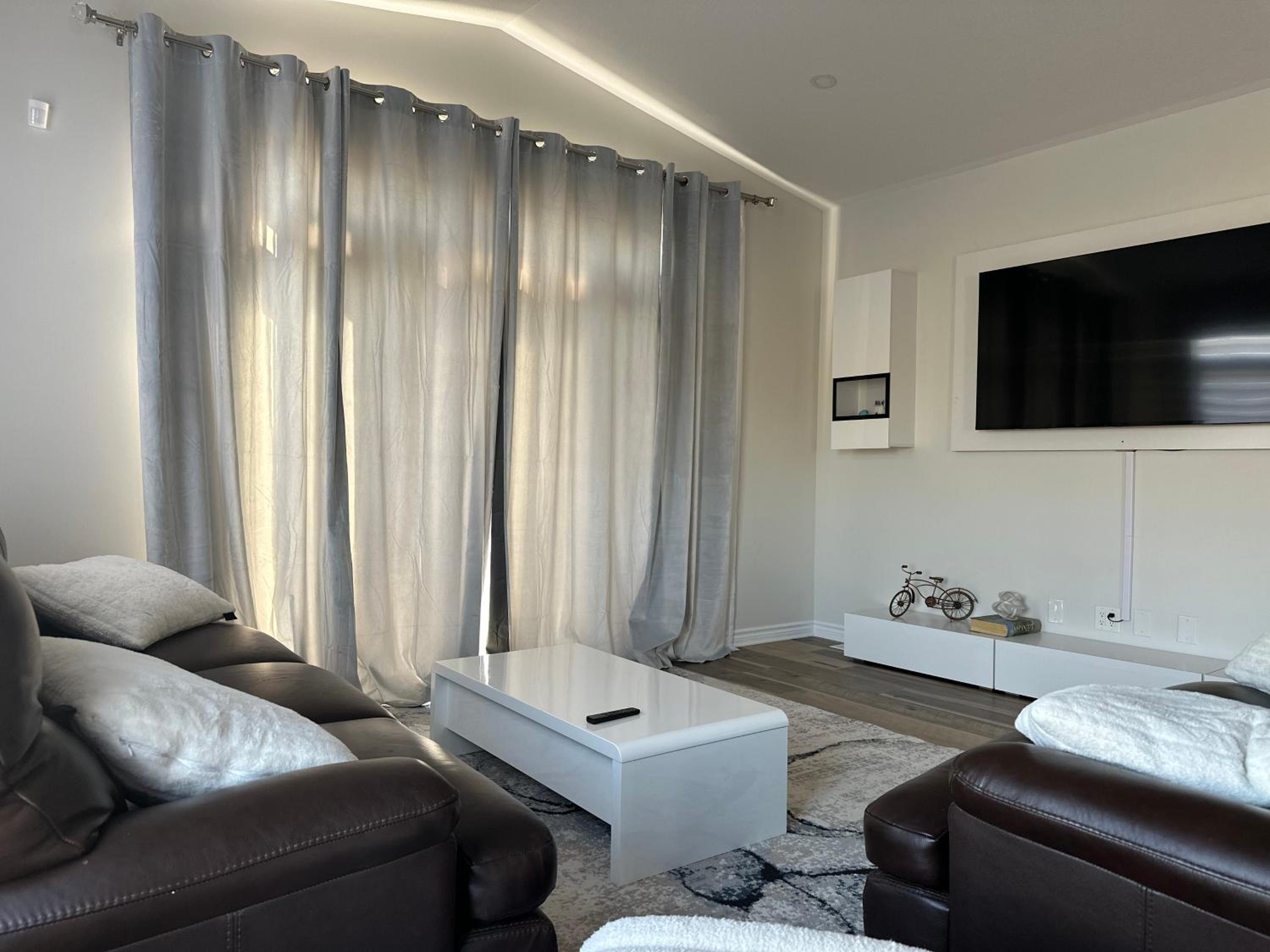 Luxury Detached House Kingston