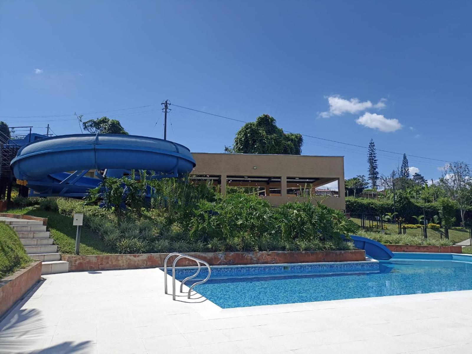 Apartasol Amor y Café, Reserva de la Colina