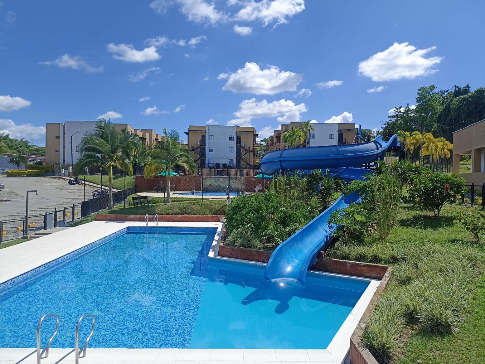 Apartasol Amor y Café, Reserva de la Colina