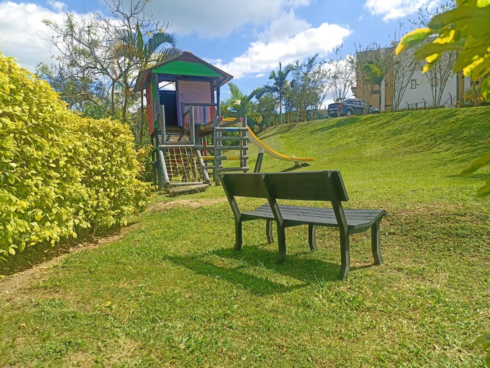 Apartasol Amor y Café, Reserva de la Colina