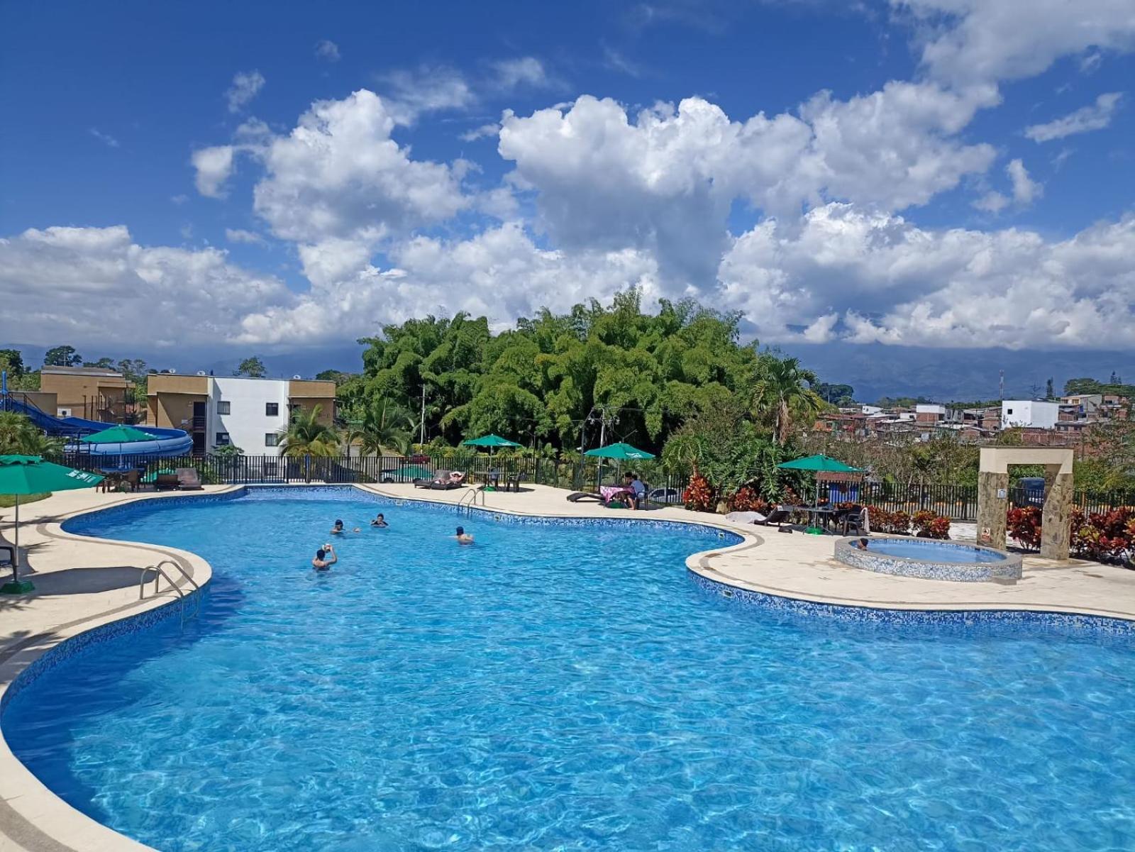 Apartasol Amor y Café, Reserva de la Colina