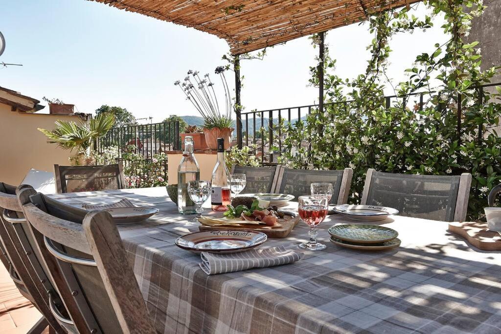 Terrazza - A Bella Vista Apartment - Luxury in Lucca Centro photo 4