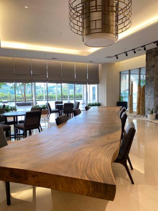 1BR The Charming Branz by lalerooms CLOSE TO ICE find us on ig lalerooms view 5