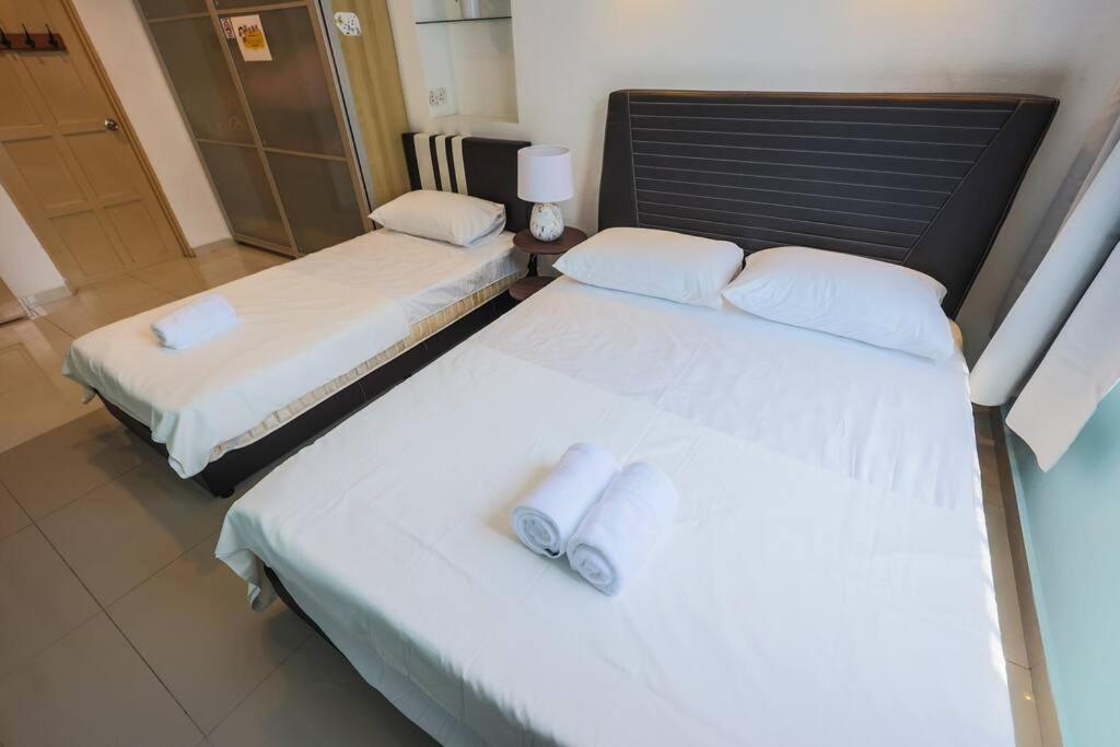 5 sec to Pavilion Mall 16-23 People Fahrenheit Suites 88 Jalan Bukit Bintang