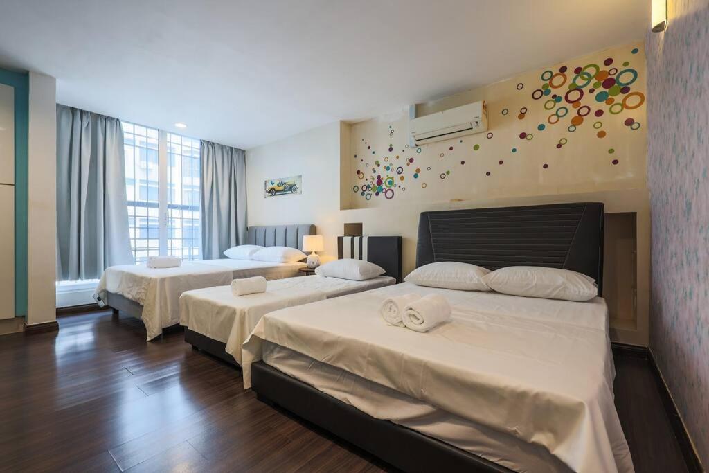 5 sec to Pavilion Mall 16-23 People Fahrenheit Suites 88 Jalan Bukit Bintang