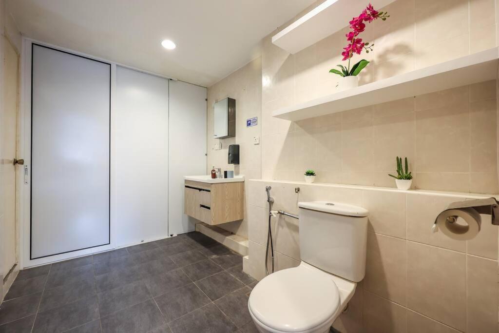 5 sec to Pavilion Mall 16-23 People Fahrenheit Suites 88 Jalan Bukit Bintang