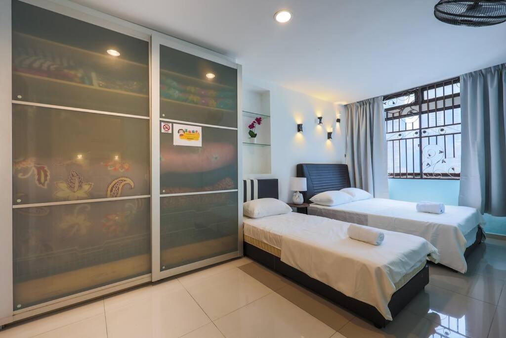 5 sec to Pavilion Mall 16-23 People Fahrenheit Suites 88 Jalan Bukit Bintang