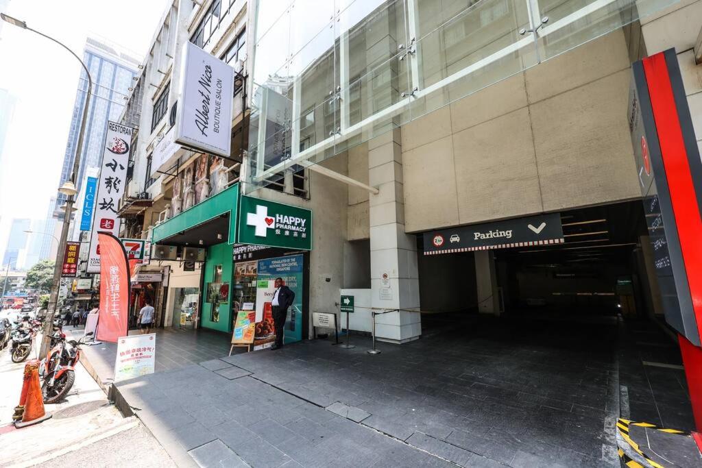 5 sec to Pavilion Mall 16-23 People Fahrenheit Suites 88 Jalan Bukit Bintang
