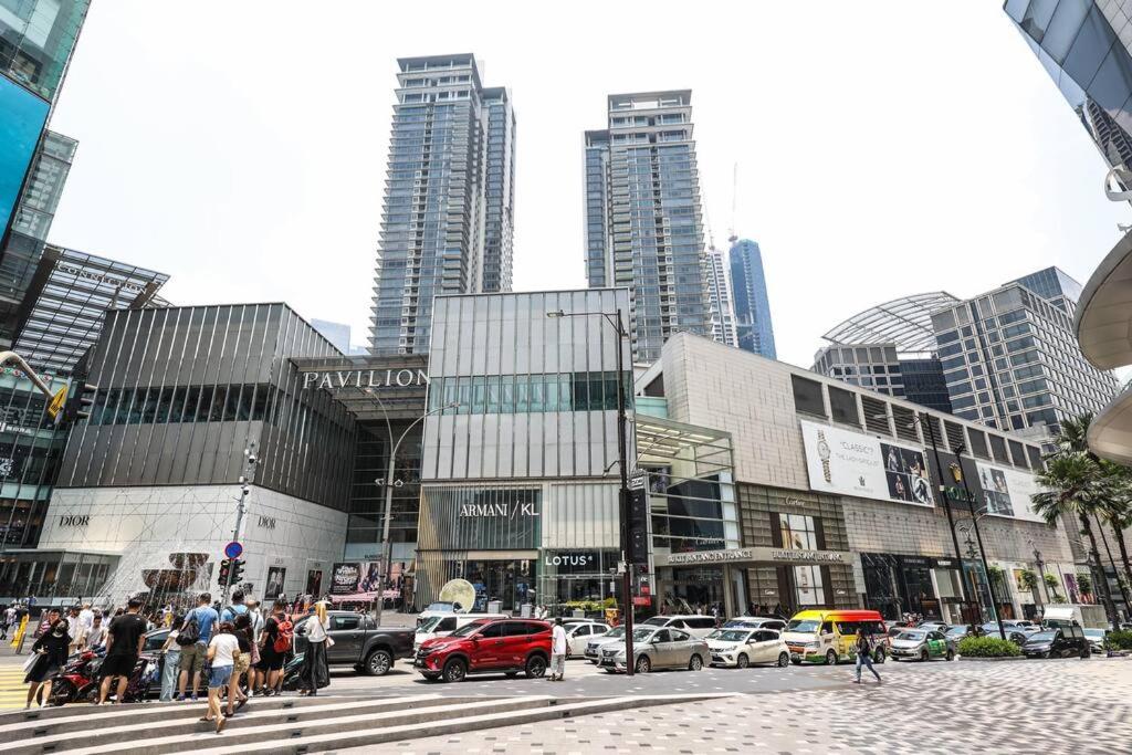 5 sec to Pavilion Mall 16-23 People Fahrenheit Suites 88 Jalan Bukit Bintang