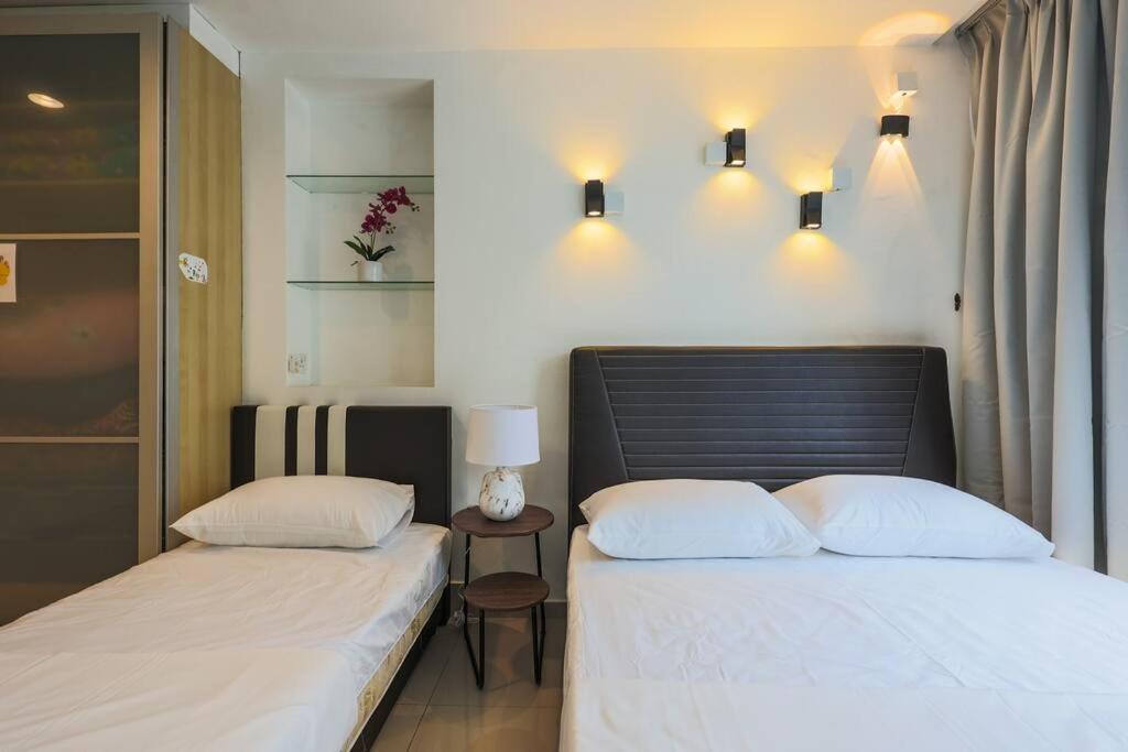 5 sec to Pavilion Mall 16-23 People Fahrenheit Suites 88 Jalan Bukit Bintang