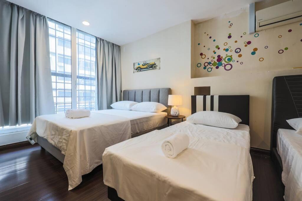 5 sec to Pavilion Mall 16-23 People Fahrenheit Suites 88 Jalan Bukit Bintang