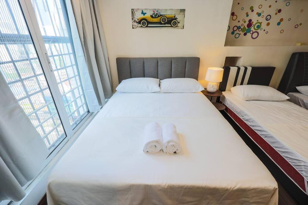 5 sec to Pavilion Mall 16-23 People Fahrenheit Suites 88 Jalan Bukit Bintang