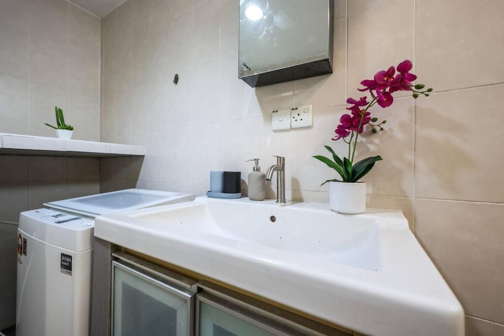 5 sec to Pavilion Mall 16-23 People Fahrenheit Suites 88 Jalan Bukit Bintang