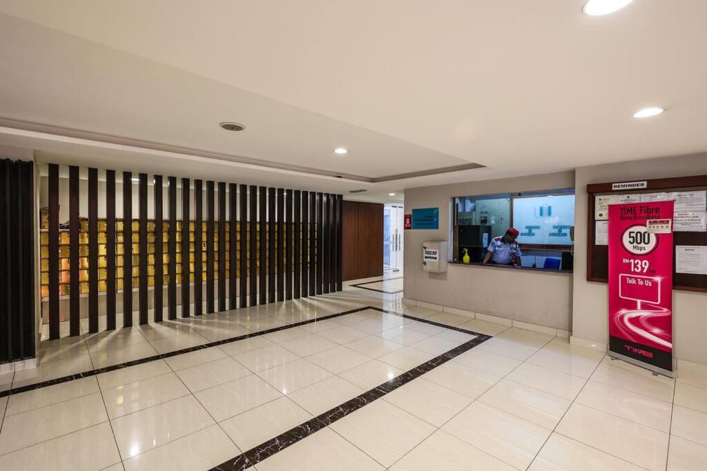5 sec to Pavilion Mall 16-23 People Fahrenheit Suites 88 Jalan Bukit Bintang