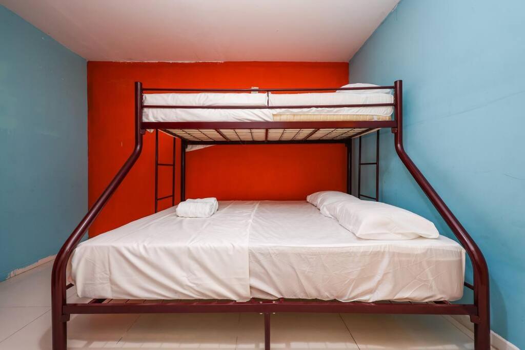 5 sec to Pavilion Mall 16-23 People Fahrenheit Suites 88 Jalan Bukit Bintang