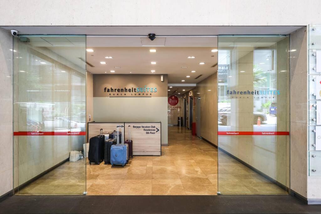 5 sec to Pavilion Mall 16-23 People Fahrenheit Suites 88 Jalan Bukit Bintang