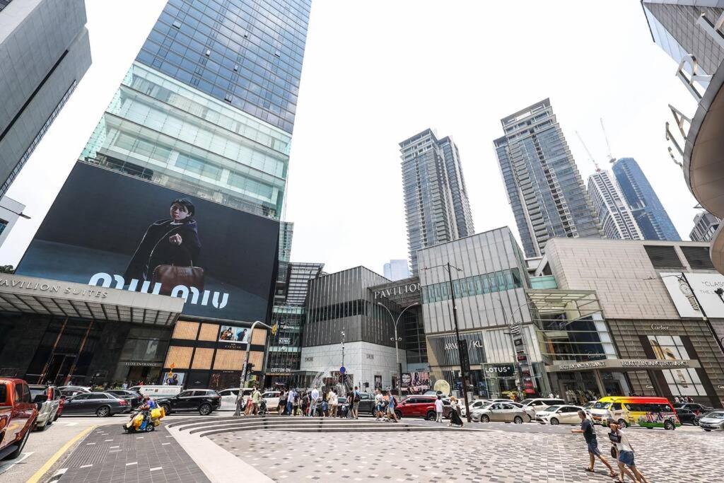 5 sec to Pavilion Mall 16-23 People Fahrenheit Suites 88 Jalan Bukit Bintang