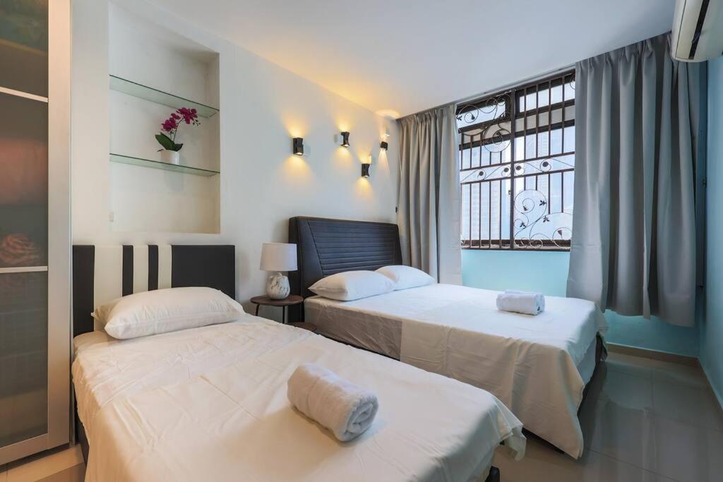 5 sec to Pavilion Mall 16-23 People Fahrenheit Suites 88 Jalan Bukit Bintang