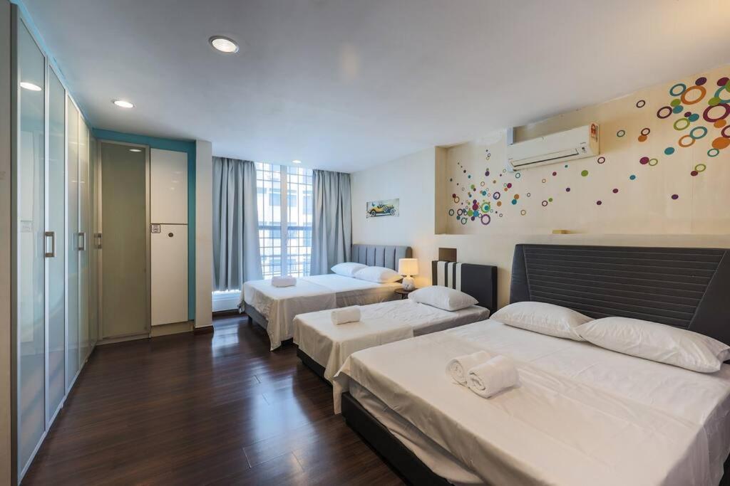 5 sec to Pavilion Mall 16-23 People Fahrenheit Suites 88 Jalan Bukit Bintang