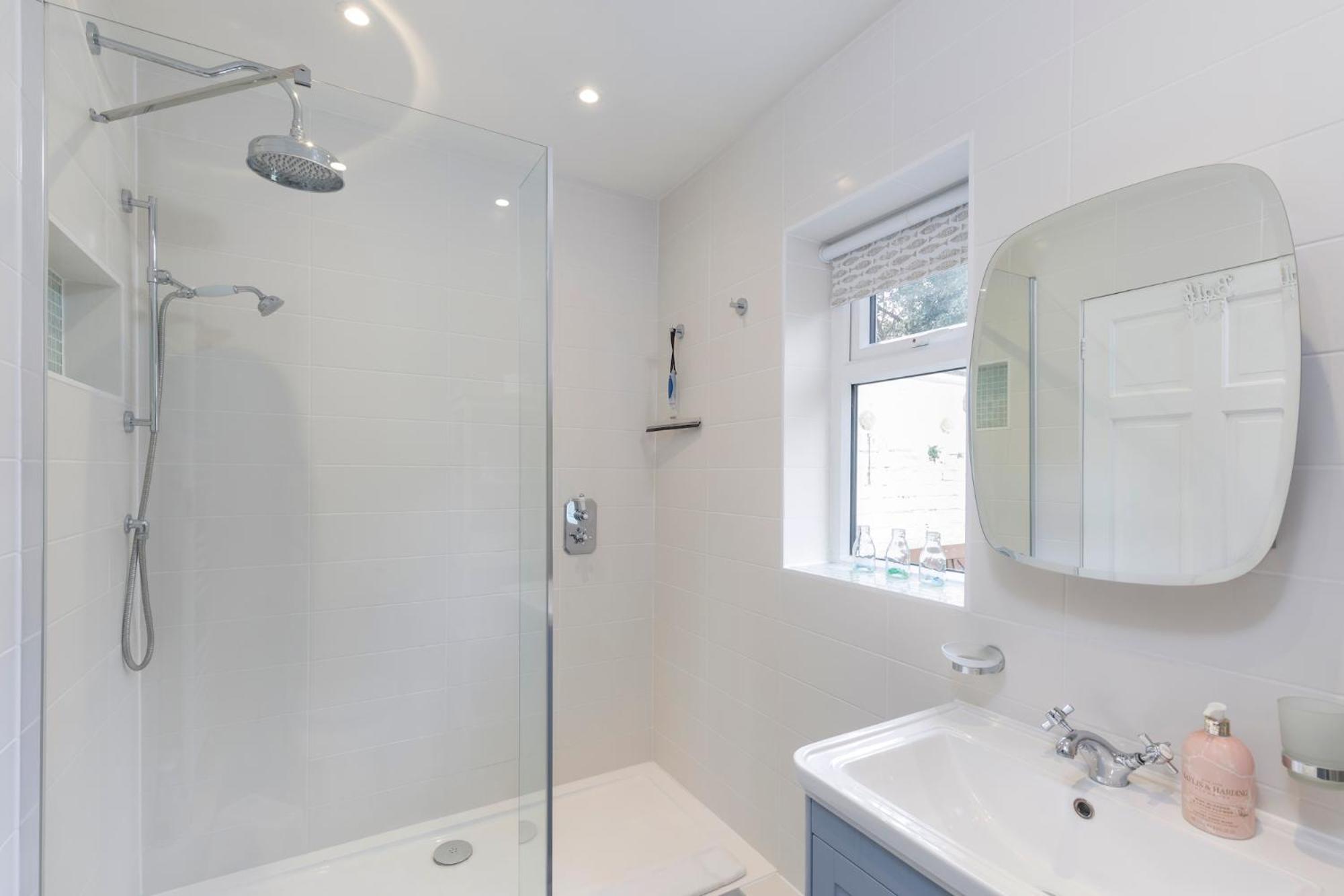 Central Hove flat with large garden, photo 16