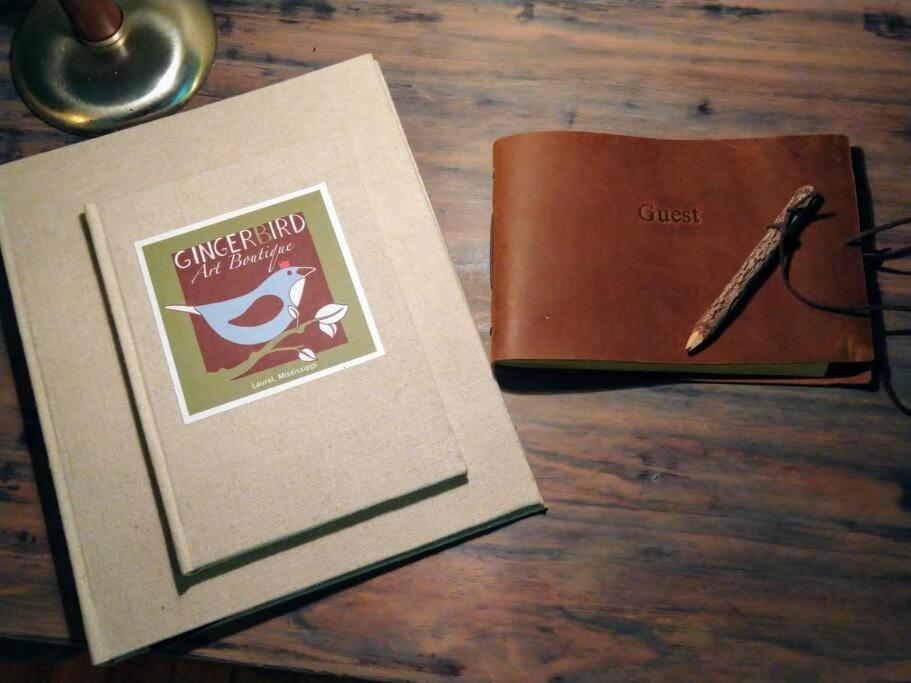 Laurel Vacations - Gingerbird Art Suite - Property Image 5