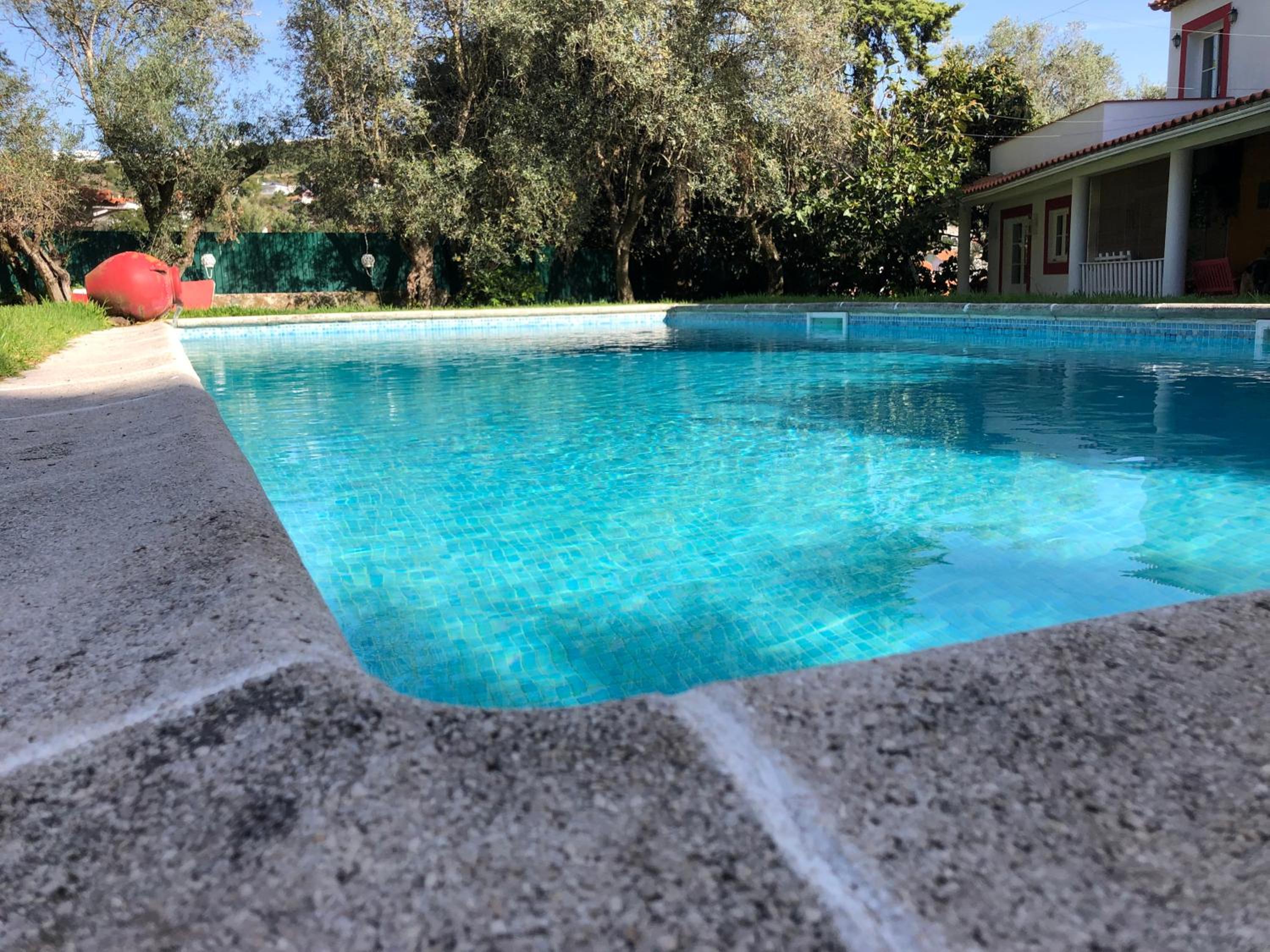 Lisbon Cozy House w/Garden and Pool view 5
