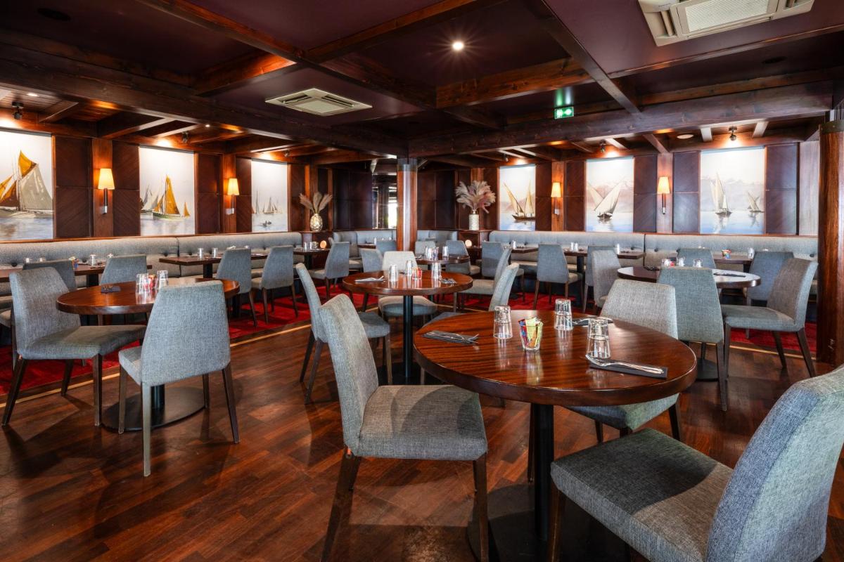 restaurant