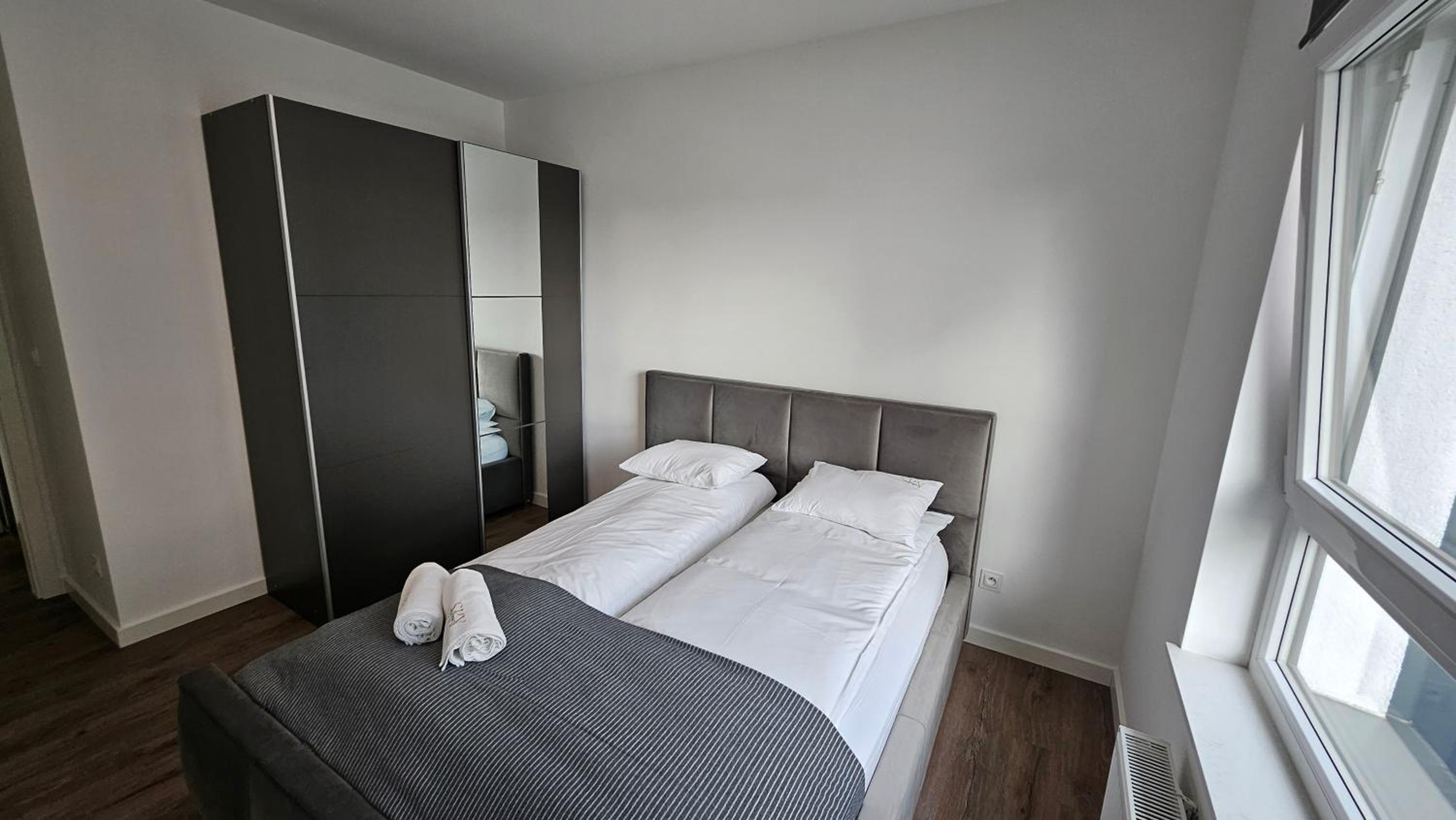 APARTAMENT BUŁGARSKA 60m2-3 POKOJE-PIĘKNY WIDOK-13 PIĘTRO 24H CHECK IN view 3