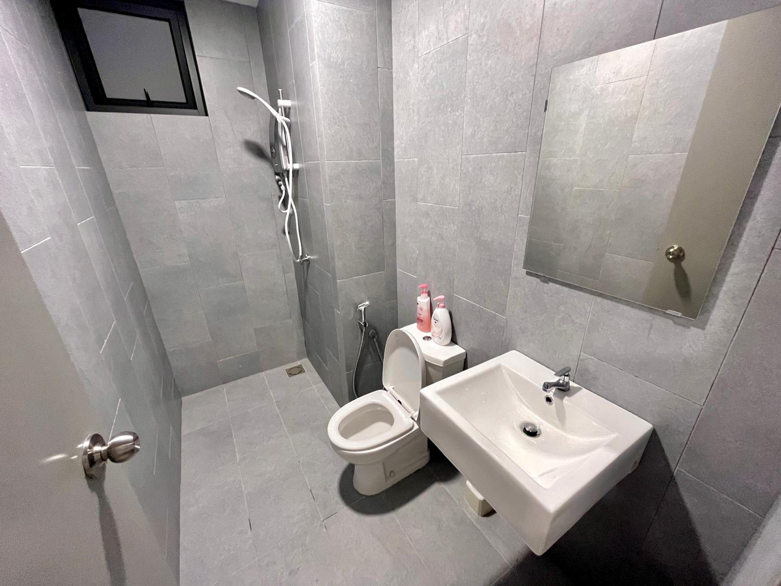 Green Park Olympic Pool Double Story Gym MRT LRT