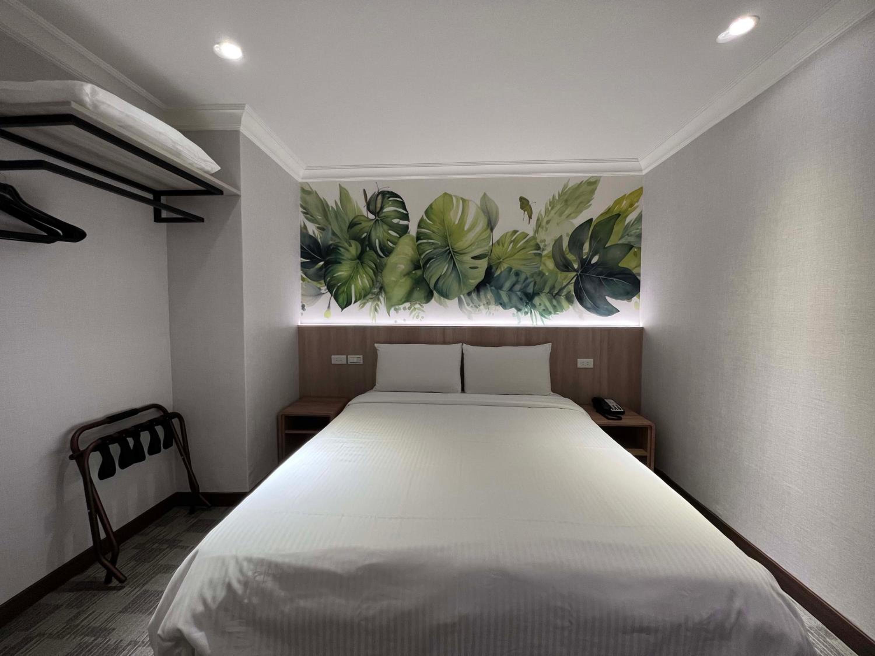 East Dragon Hotel