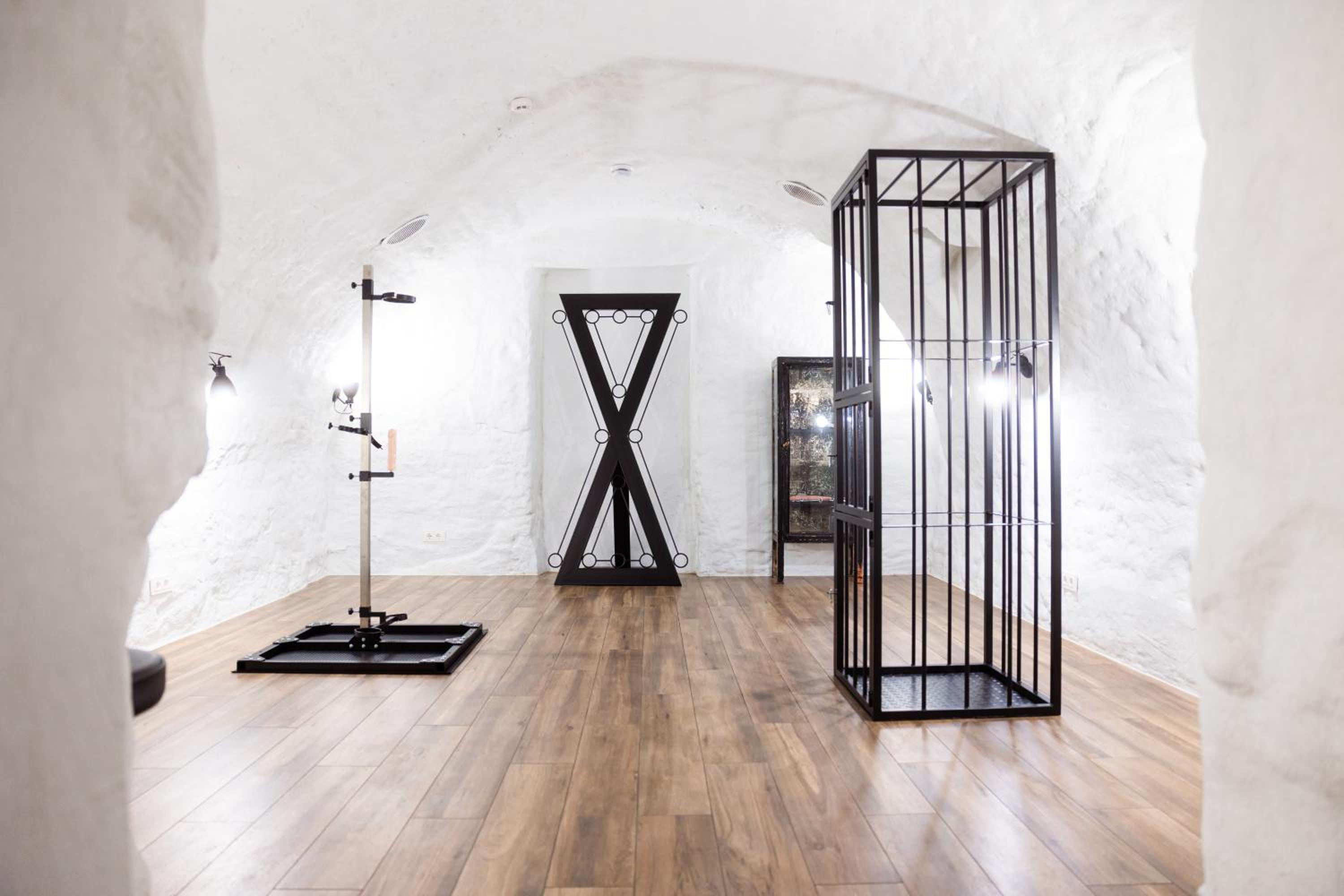 BDSM Black Apartments