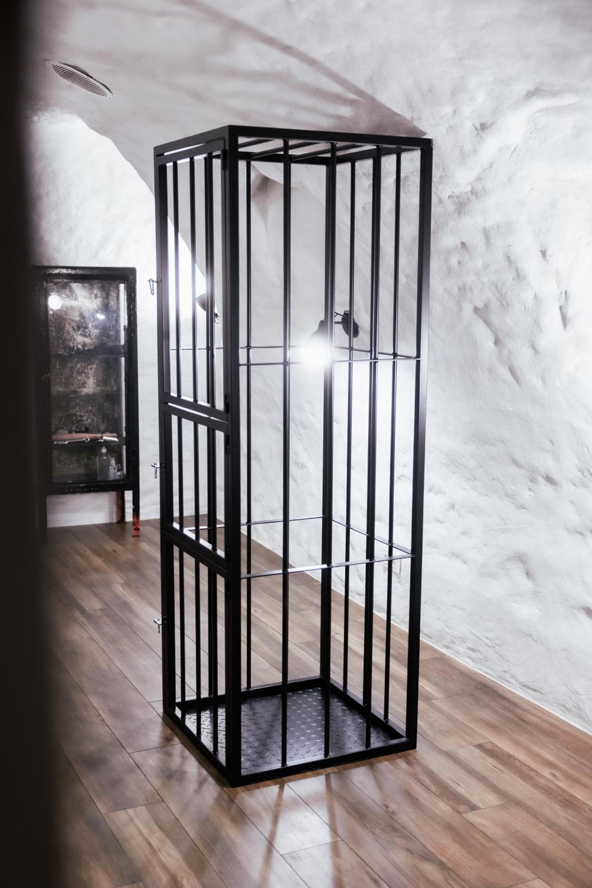 BDSM Black Apartments