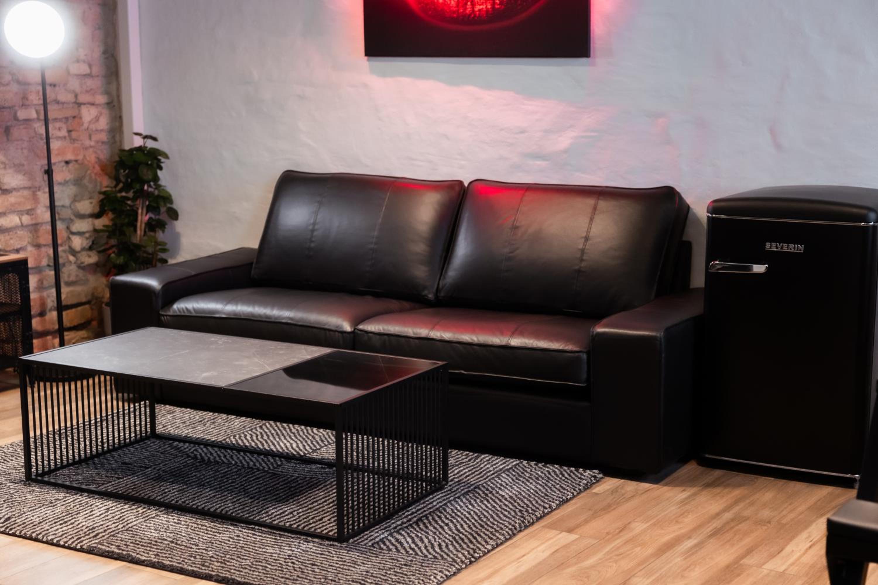 BDSM Black Apartments