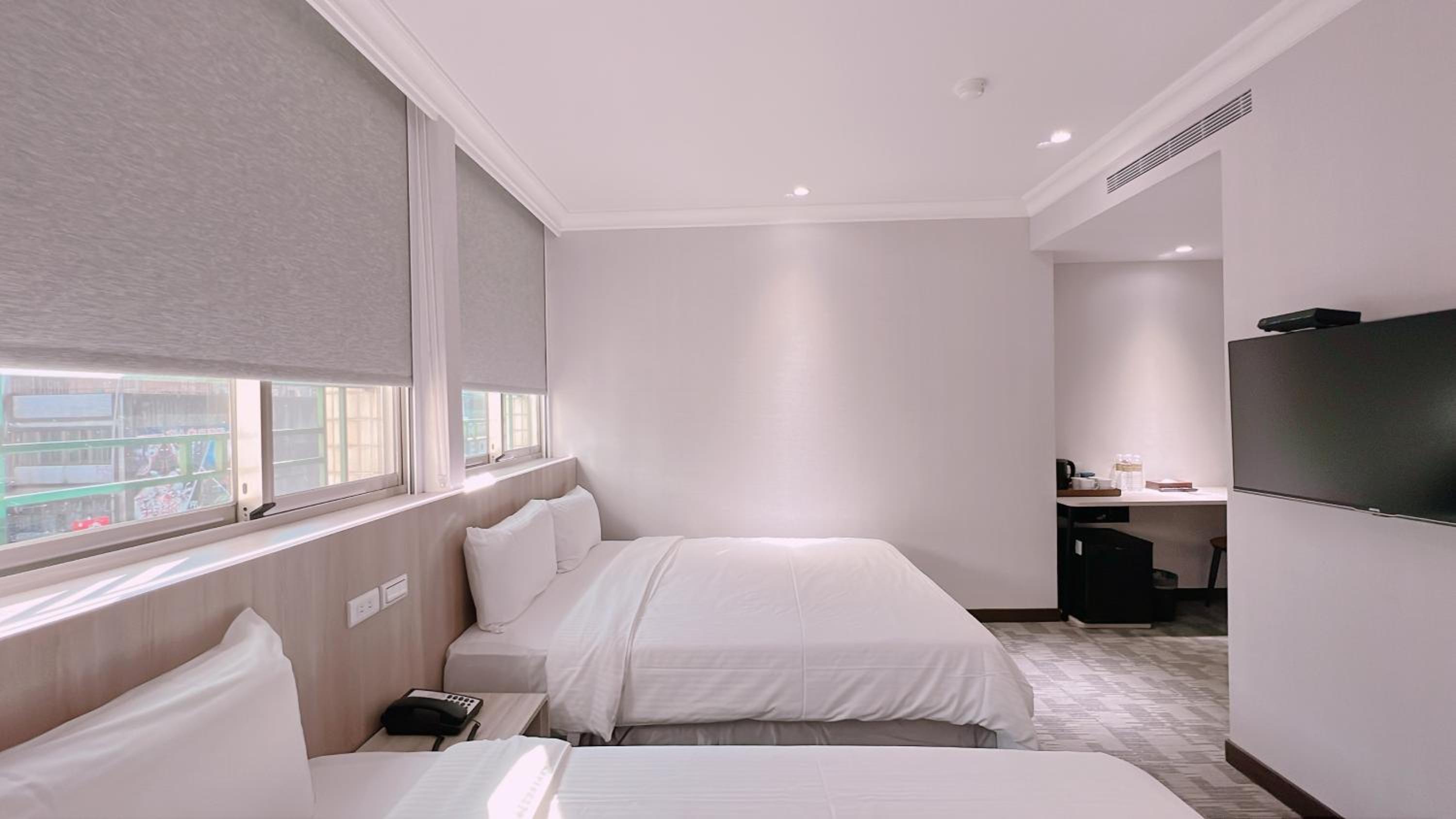 East Dragon Hotel