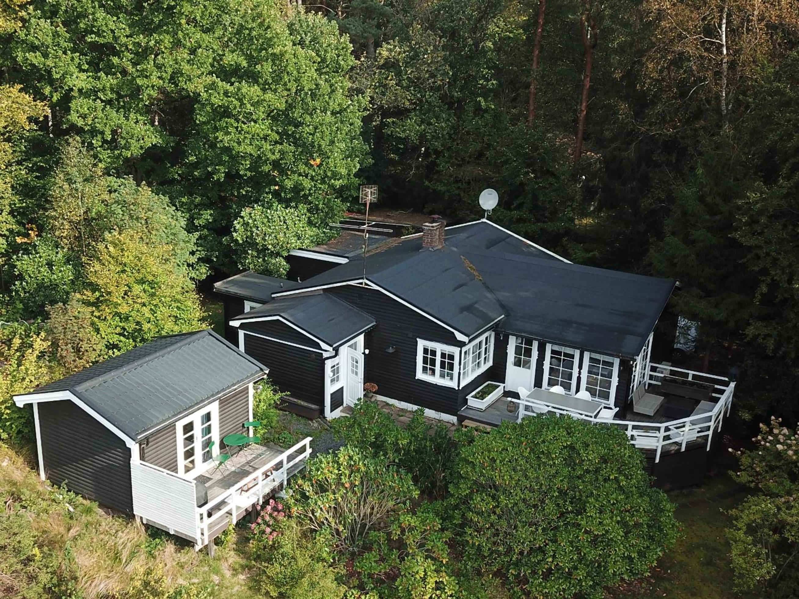 Peaceful getaway in the woods w/ fireplace view 2