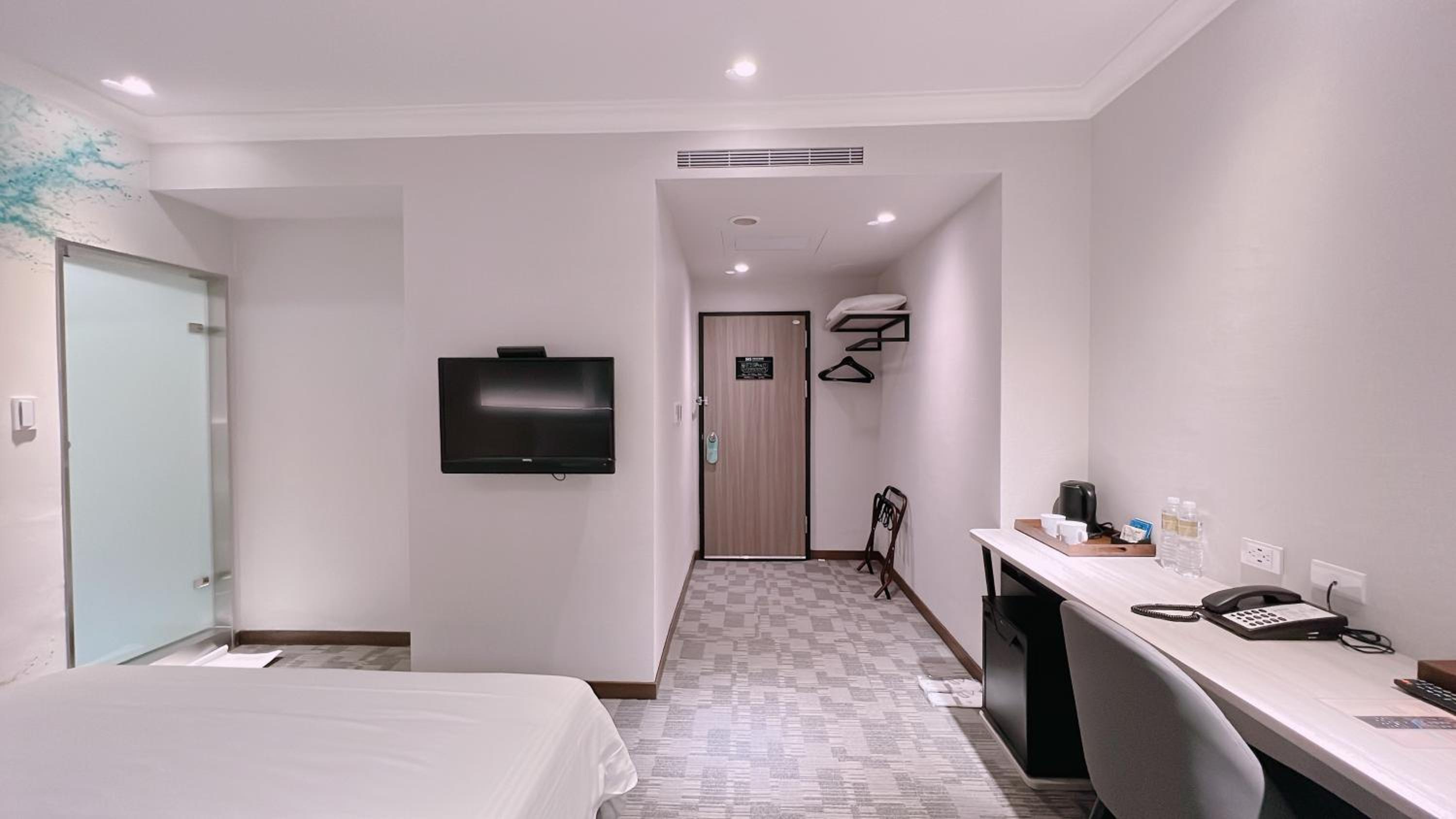 East Dragon Hotel