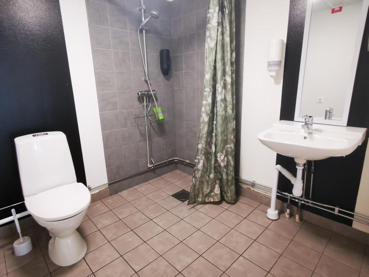 Abisko Guesthouse & Activities