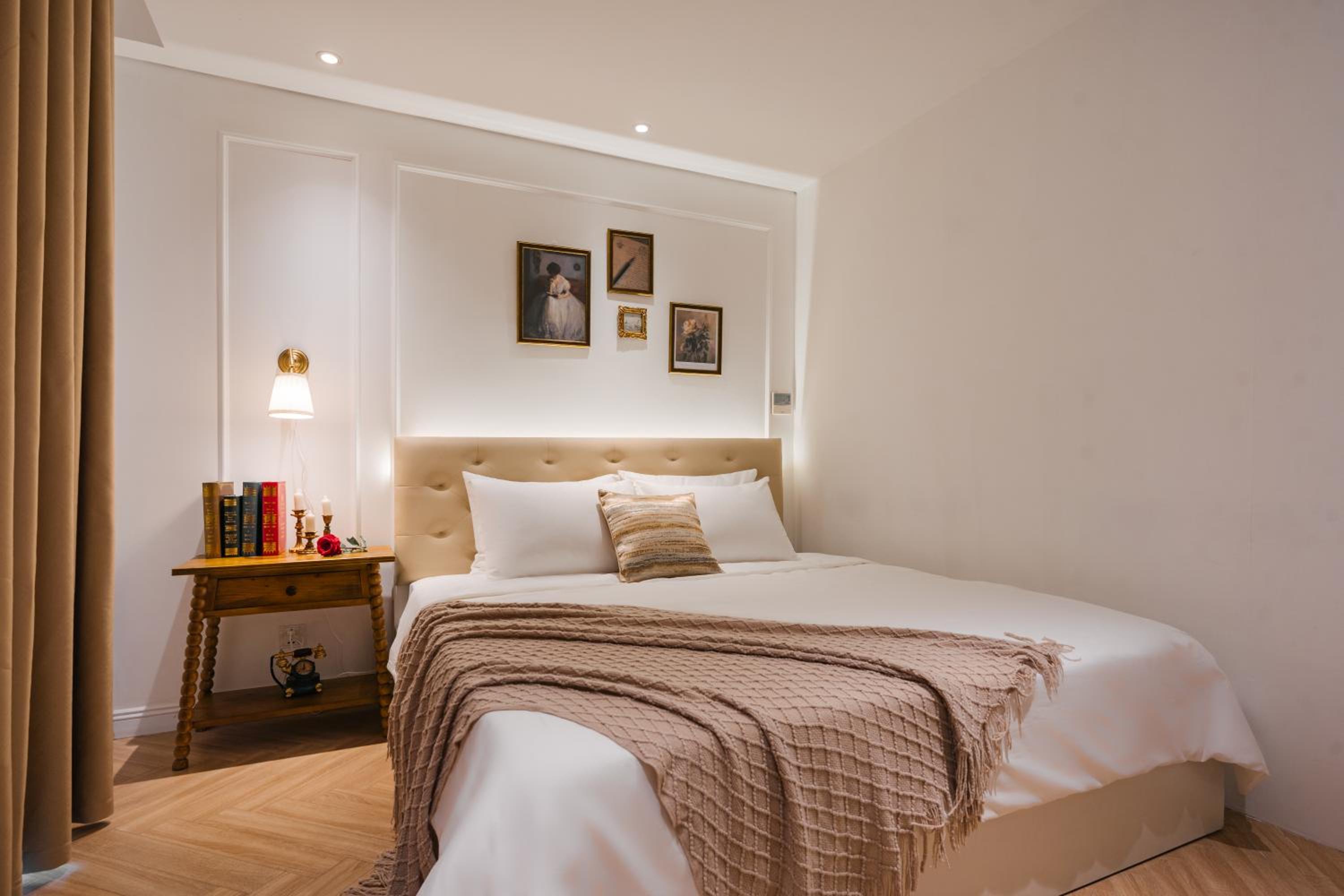 T Place Luxury Apartment Hoan Kiem Lake by SSens Homes